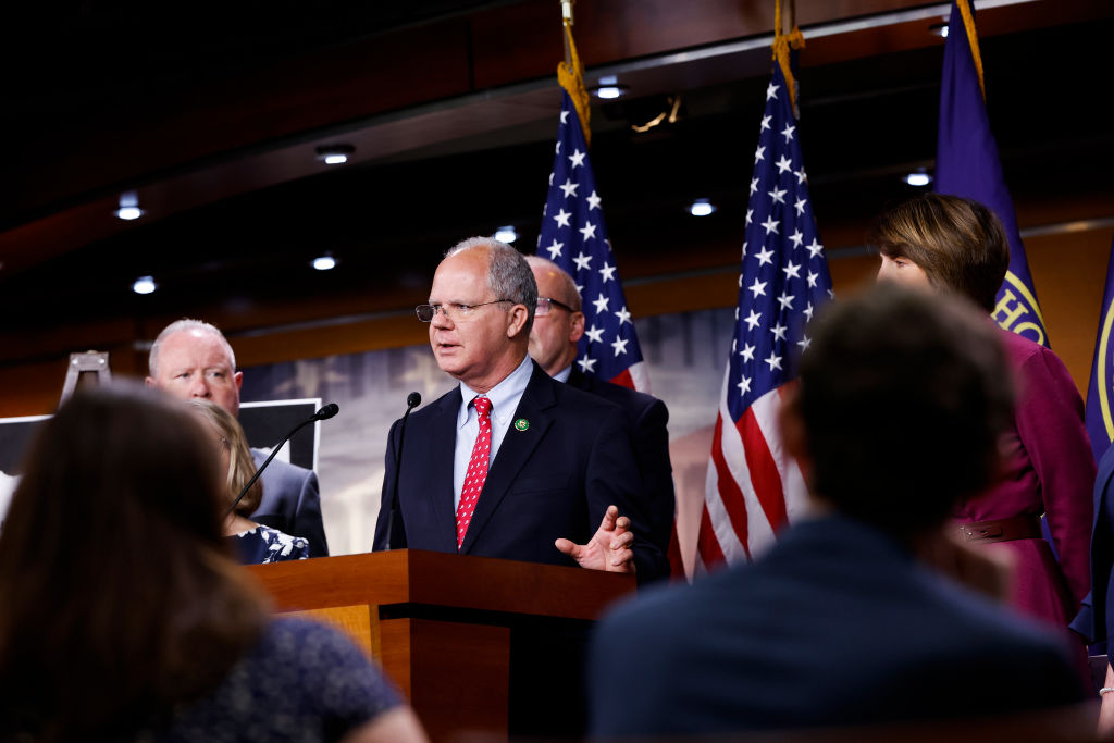 El Congreso busca reactivar un programa cibernético crítico para las empresas de servicios eléctricos rurales