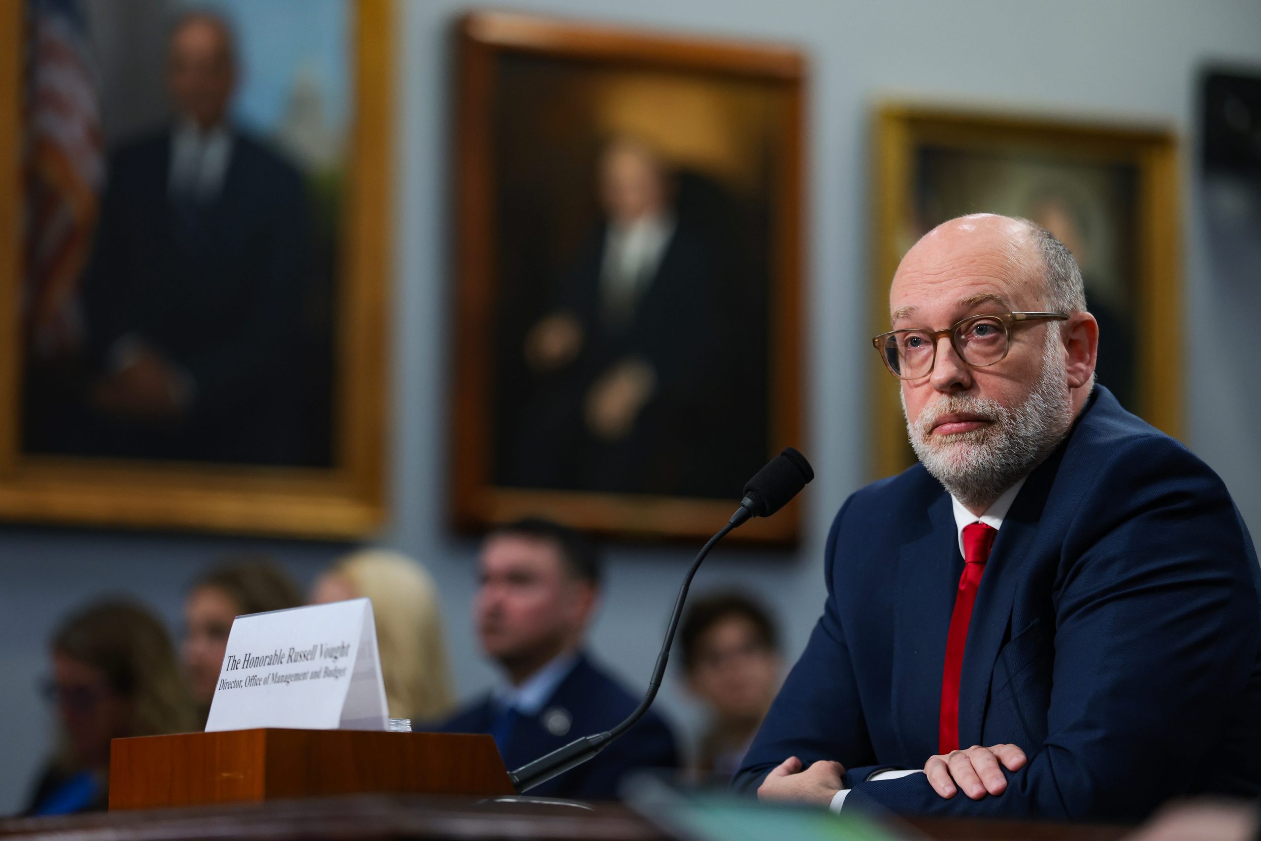 El jefe de presupuesto de Trump, Russell Vought, está abierto a renovar el personal de CISA