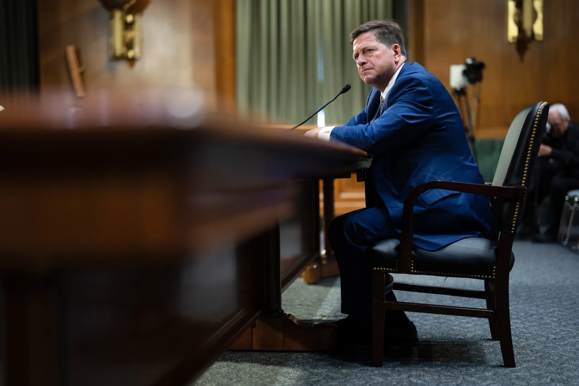 Jay Clayton presionado sobre las elecciones de 2020 en la audiencia de nominación del DNI