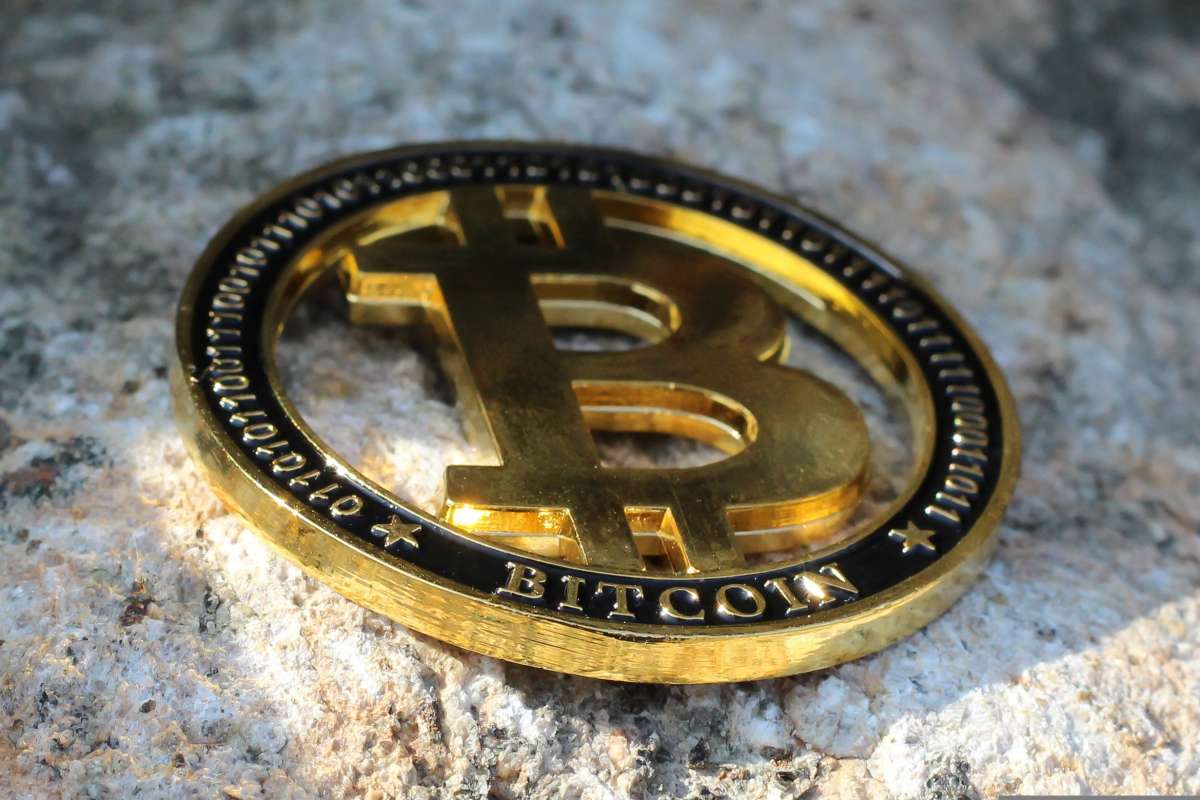 Un ciberataque en criptomonedas desata retiradas de 13.000 millones en un gran prestamista DeFi