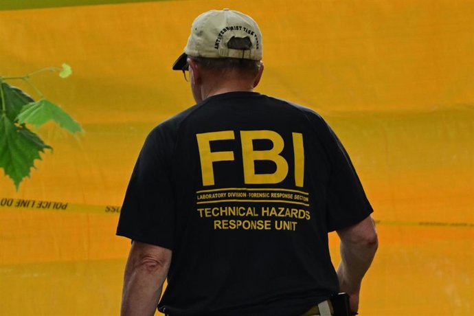 Hackean servicios del FBI y los atacantes aseguran tener los datos de todos sus empleados